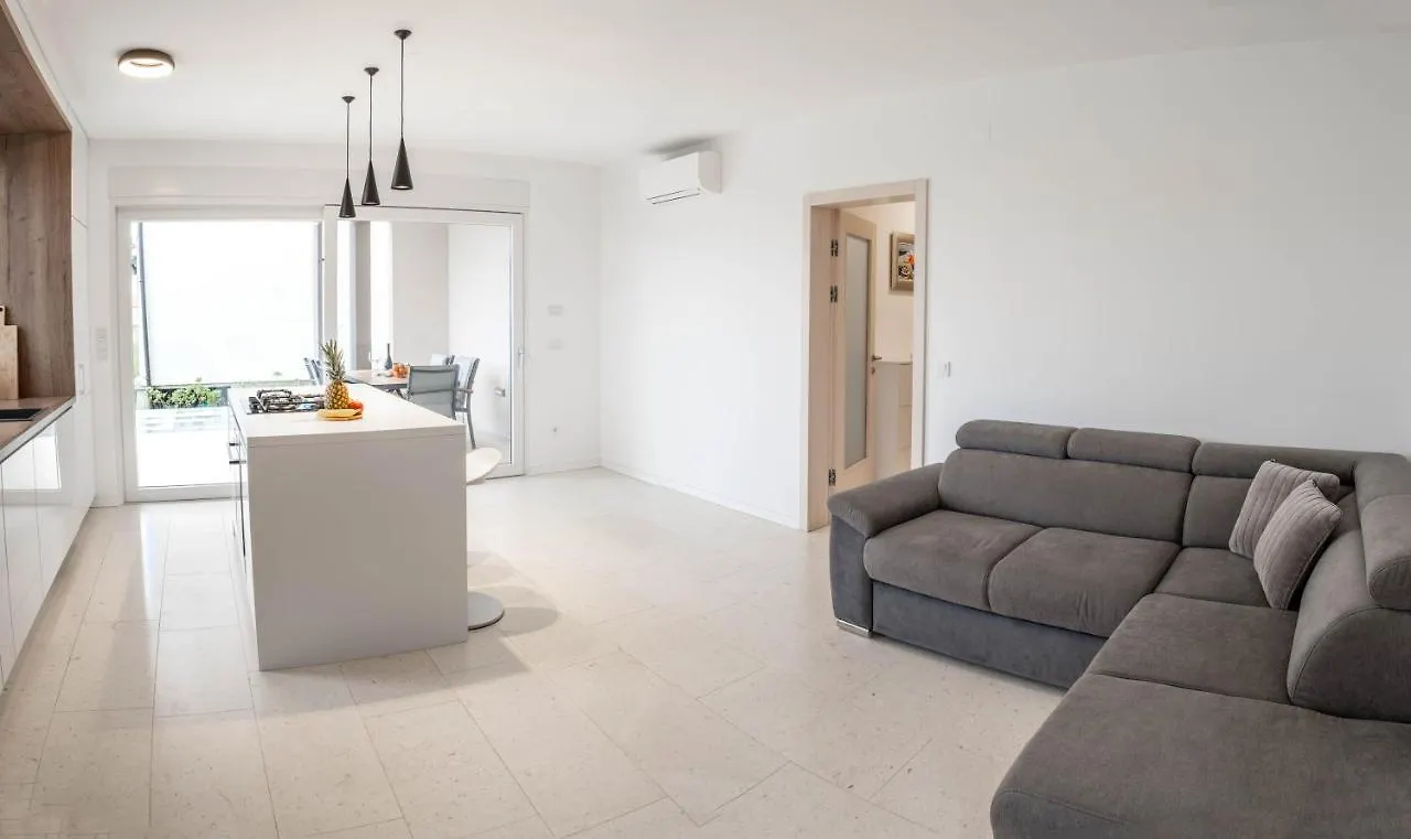 Apartment Dubravka Povljana 0*,  Croatia