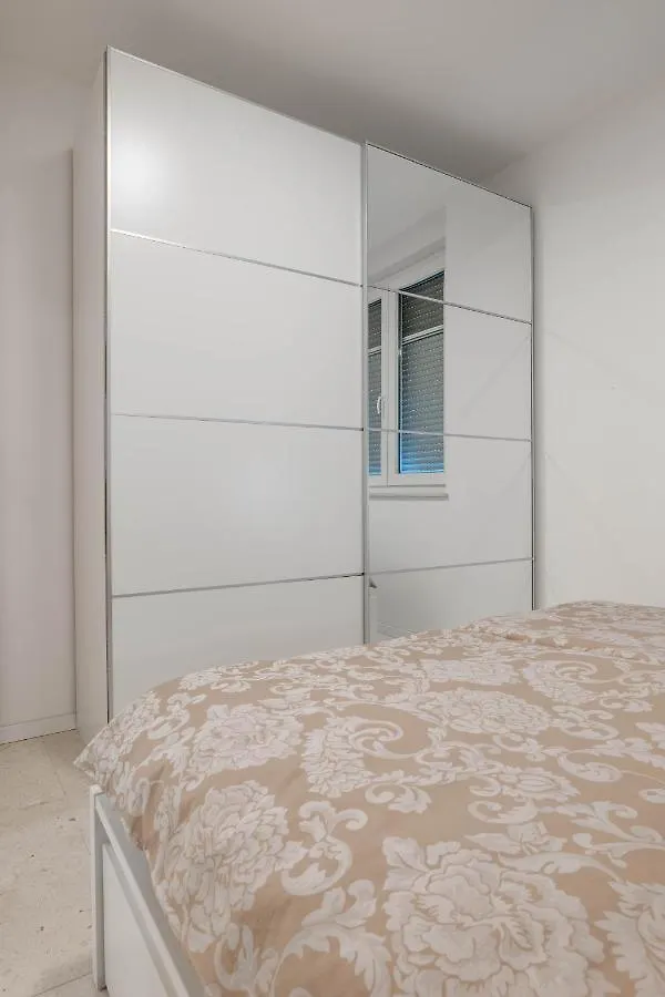 Apartment Dubravka Povljana Croatia