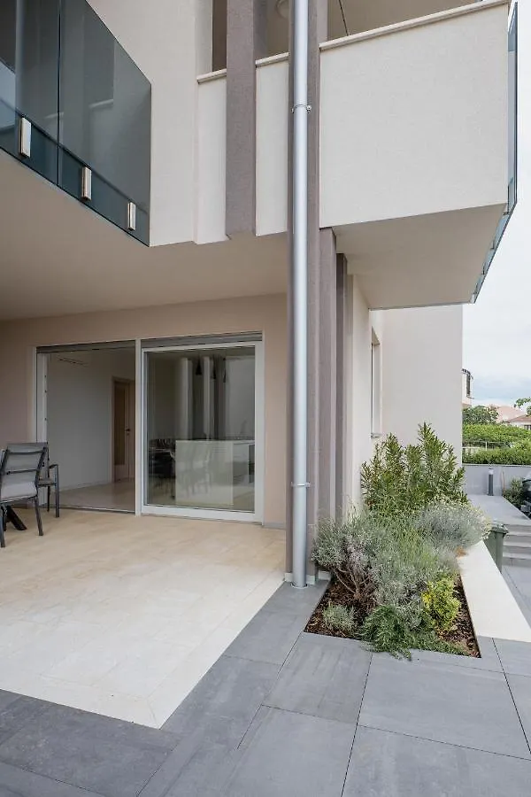 Apartment Dubravka Povljana 0*,
