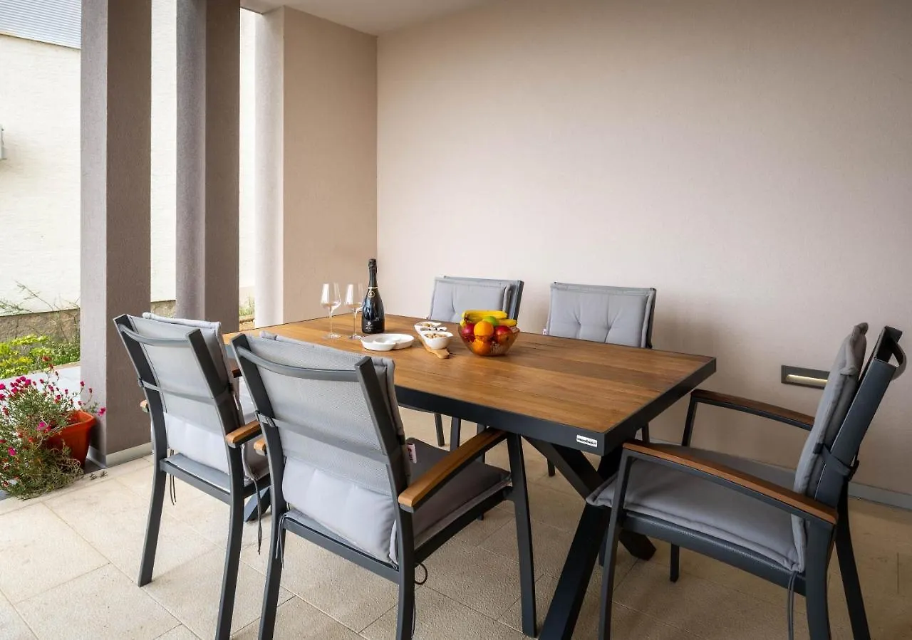 Apartment Dubravka Povljana